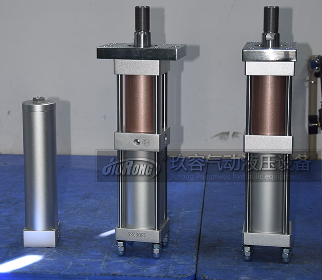 儲油筒分離式氣液增壓缸產(chǎn)品圖 儲油筒分離式氣液增壓缸產(chǎn)品圖