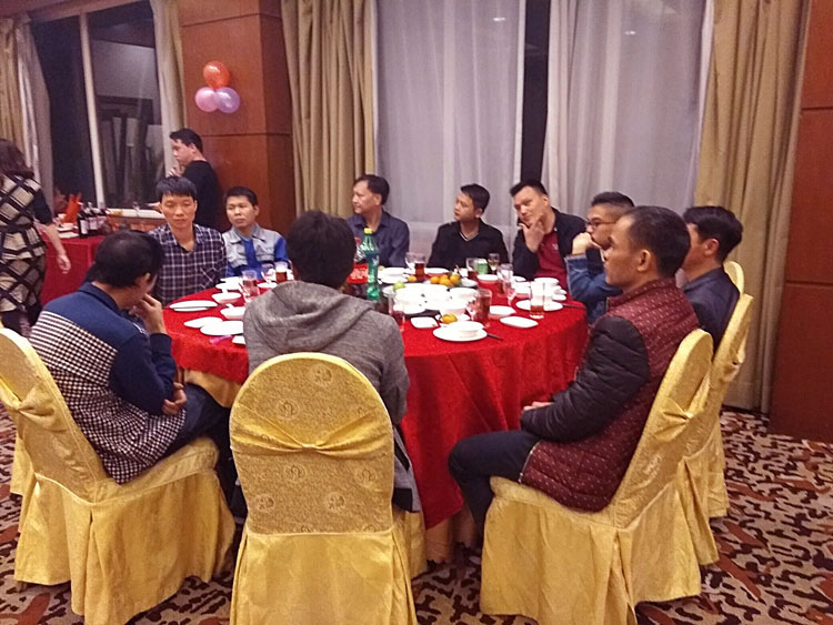 尾牙宴現(xiàn)場(chǎng) 尾牙宴現(xiàn)場(chǎng)